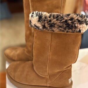 UGG Tan Winter Boots with Fur Trim